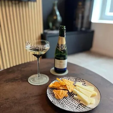 Place2be Apartment *